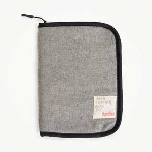 Etui voor haaknaalden Grijs met ritssluiting Katia 100% You accessoires Etui voor haaknaalden Grijs met ritssluiting Katia 100% You accessoires